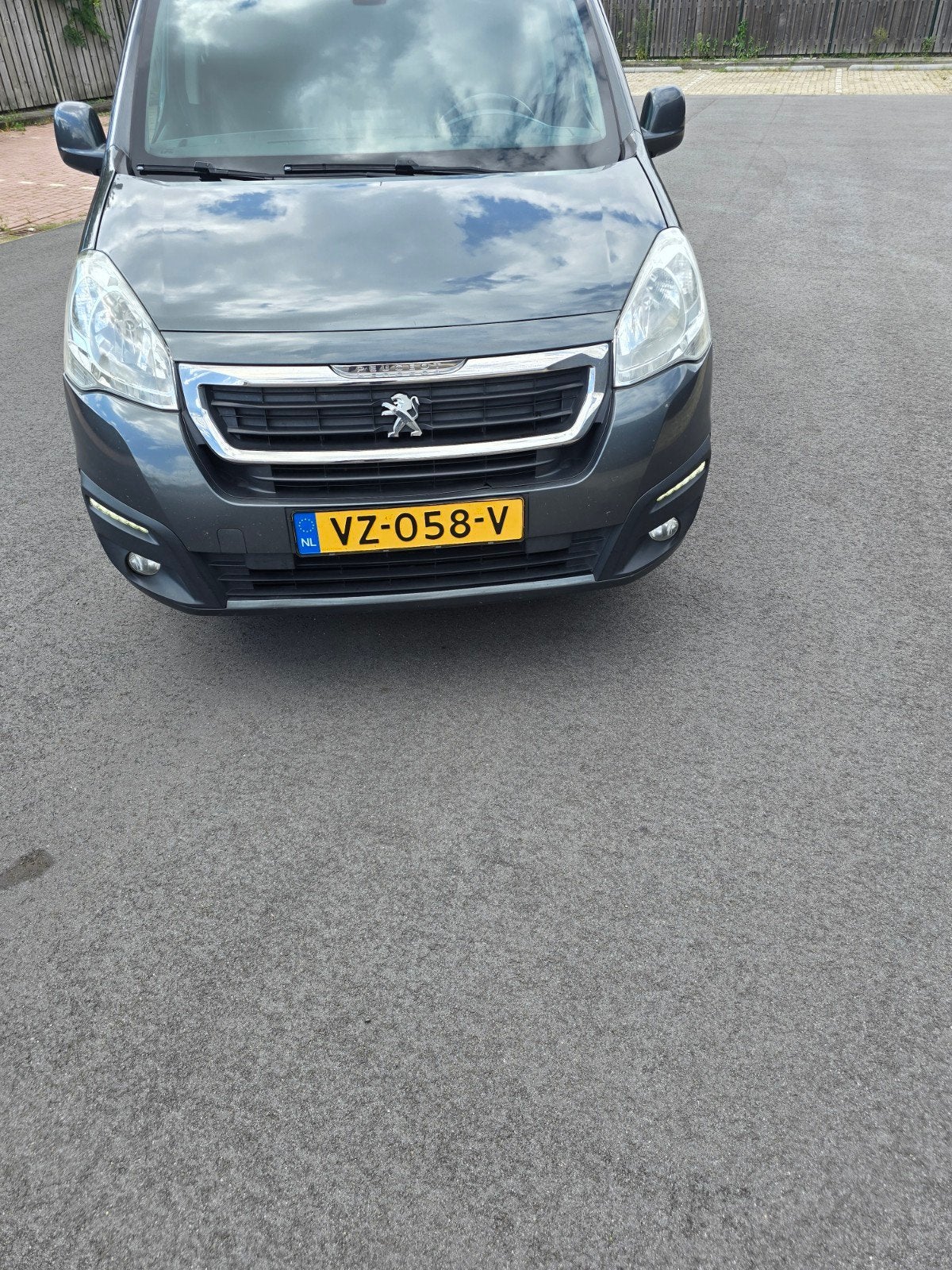 te koop peugeot partner 2016 bleu hdi 3 persoons, Voorwielaandrijving, Euro 6, 4 cilinders, 23 km/l