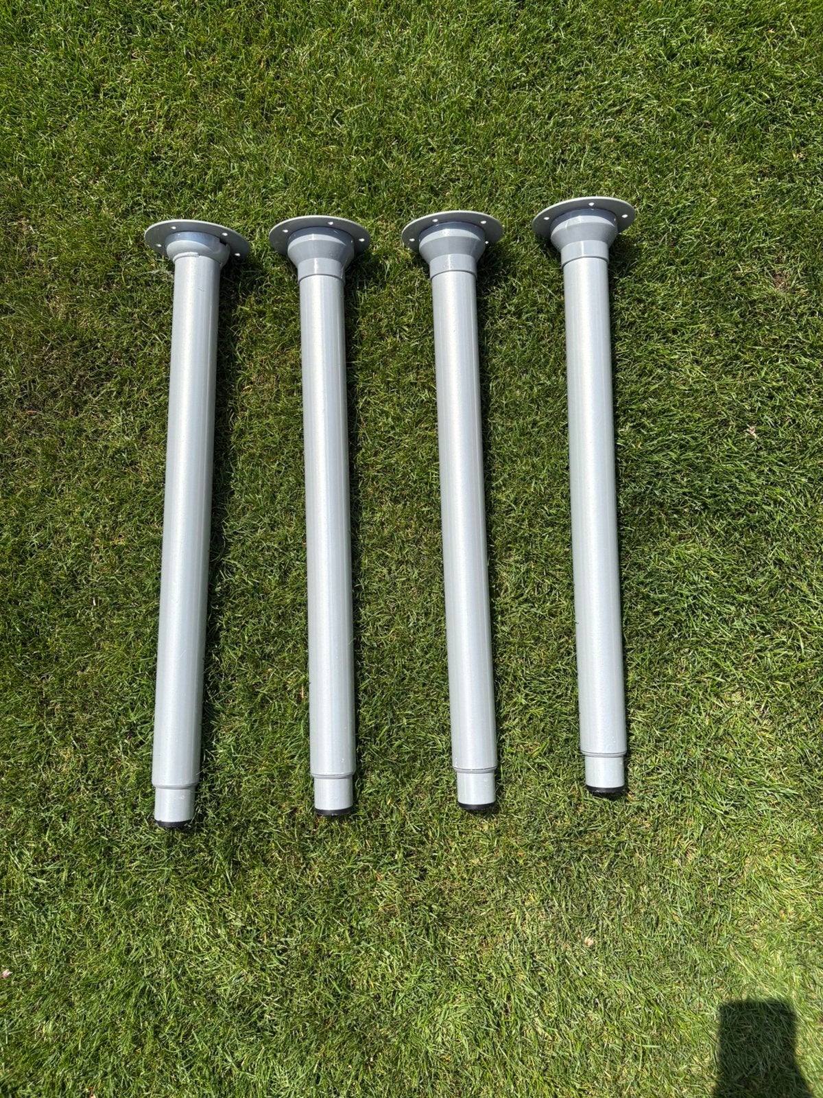 4 stuks ikea adils tafelpoot grijs, Huis en Inrichting, Tafelonderdelen, Ophalen, Zo goed als nieuw, Rond, 50 tot 100 cm