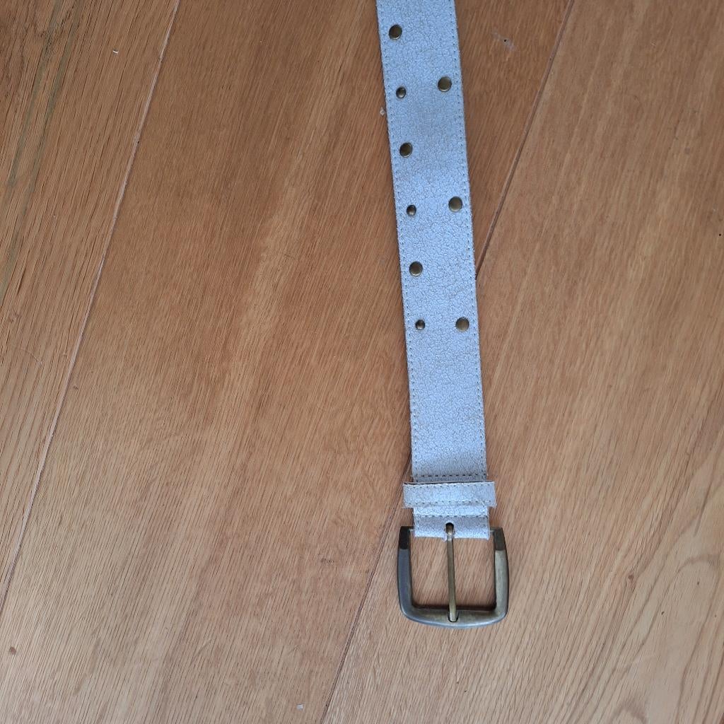witte riem totale lengte 105 cm, Wit, Heupriem, Ophalen of Verzenden, Zo goed als nieuw