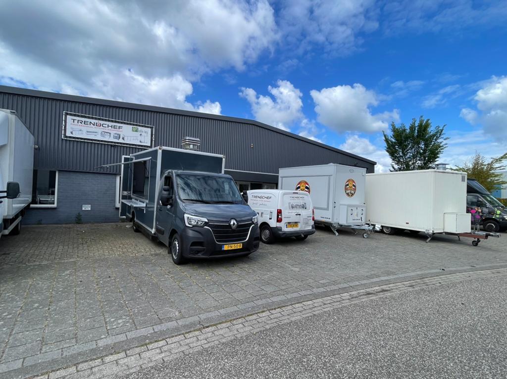 Foodtruck frietwagen 2022 km 150.000 BOMVOLL., Ophalen
