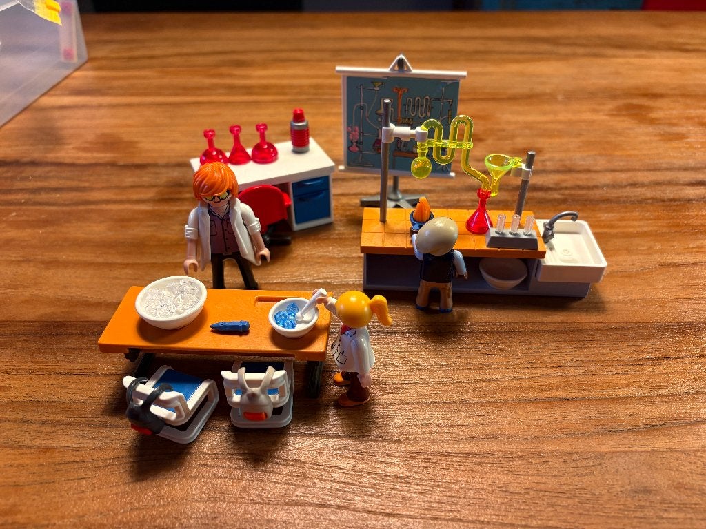playmobil scheikundeles 9456, Complete set, Ophalen of Verzenden, Zo goed als nieuw, City life