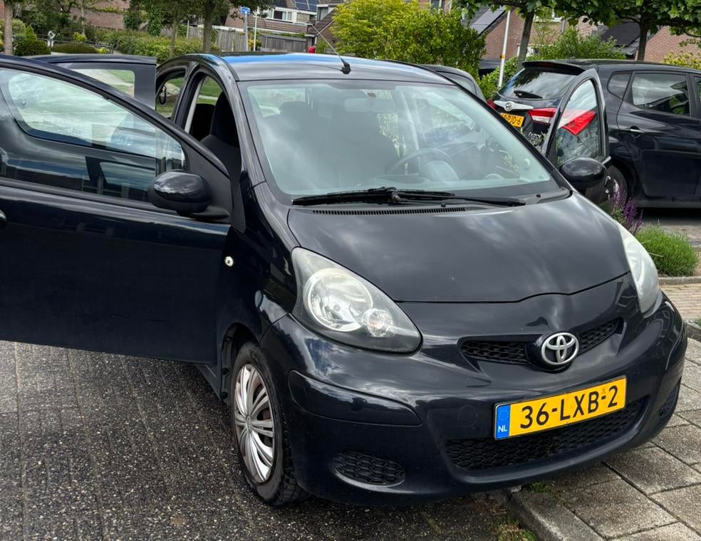 Toyota Aygo midnight black, Auto's, Toyota, Handgeschakeld, Particulier, 3 cilinders, Onderhoudsboekje
