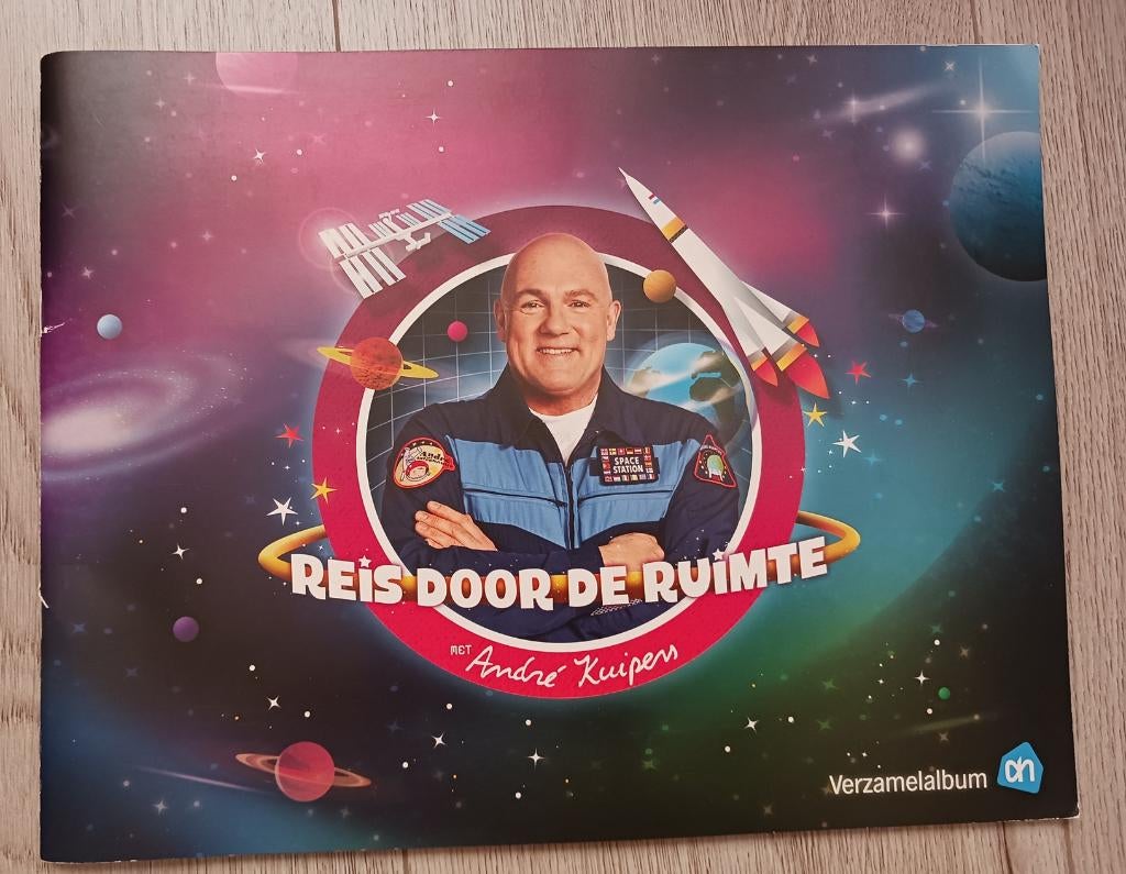 AH verzamelalbum-Reis door de ruimte met André Kuipers, Boeken, Kinderboeken | Jeugd | onder 10 jaar, Ophalen of Verzenden, Zo goed als nieuw