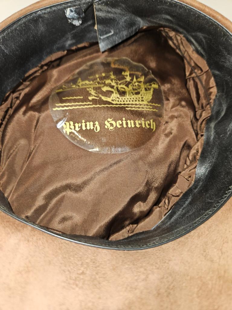 Prinz Heinrich kapiteinspet van bruin suède, Ophalen of Verzenden