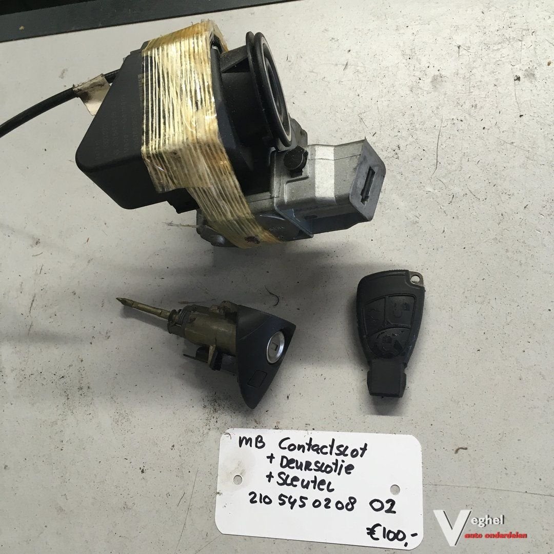 Mercedes Contactslot met sleutel en deurslot 210 545 02 08 0, Gebruikt, -, -, Ophalen of Verzenden