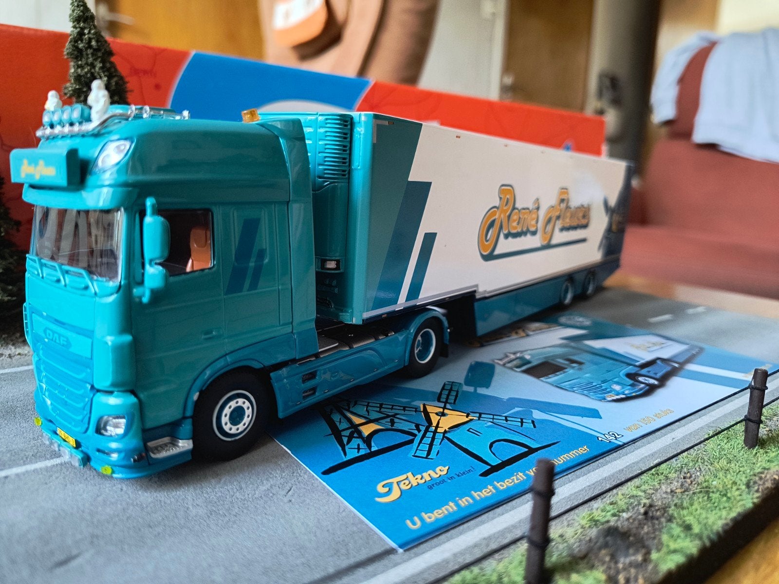 Tekno Daf Rene Fleurs, Hobby en Vrije tijd, Modelauto's | 1:50, Ophalen of Verzenden, Zo goed als nieuw, Bus of Vrachtwagen, Tekno