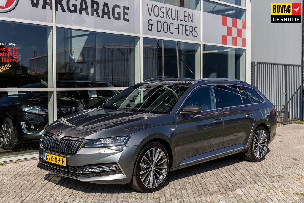 Skoda Superb Combi 1.4 TSI iV Laurin & Klement hybride PHEV, Auto's, Gebruikt, Automatische klimaatregeling, 1709 kg, Hybride Elektrisch/Benzine