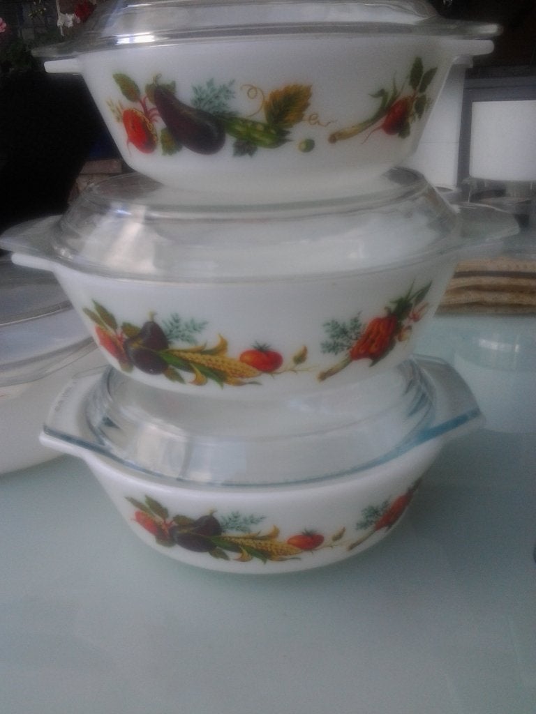 Glazen dekschalen met deksel 8 st € 10., Huis en Inrichting, Keuken | Servies, Zo goed als nieuw, Glas of Glazen, Landelijk/Boerenbont