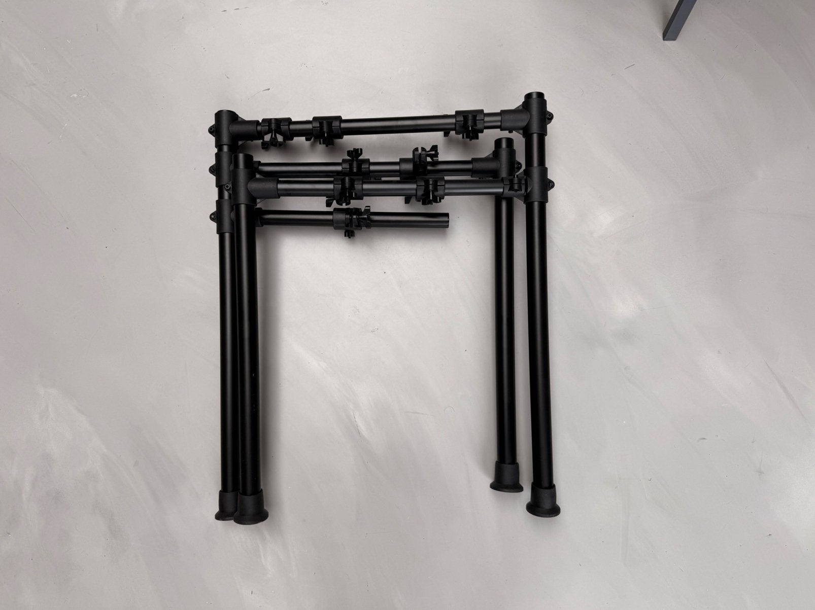 E-drum rack Alesis Nitro Max met mount holders, Muziek en Instrumenten, Ophalen of Verzenden, Zo goed als nieuw, Overige merken