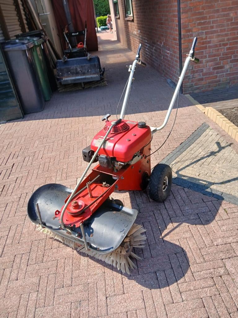 Tielburger tk32 veegmachine, Ophalen, Gebruikt, Tielburger