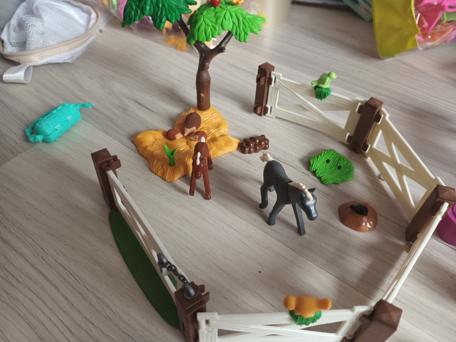 playmobile paarden rijschool, Complete set, Overige typen, Ophalen of Verzenden, Zo goed als nieuw