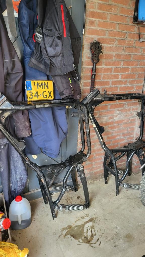 Sportster frame met nl kenteken €1250, Ophalen of Verzenden