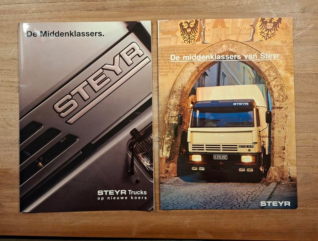 2x Steyr Trucks brochures, Ophalen of Verzenden, Gelezen, Overige merken
