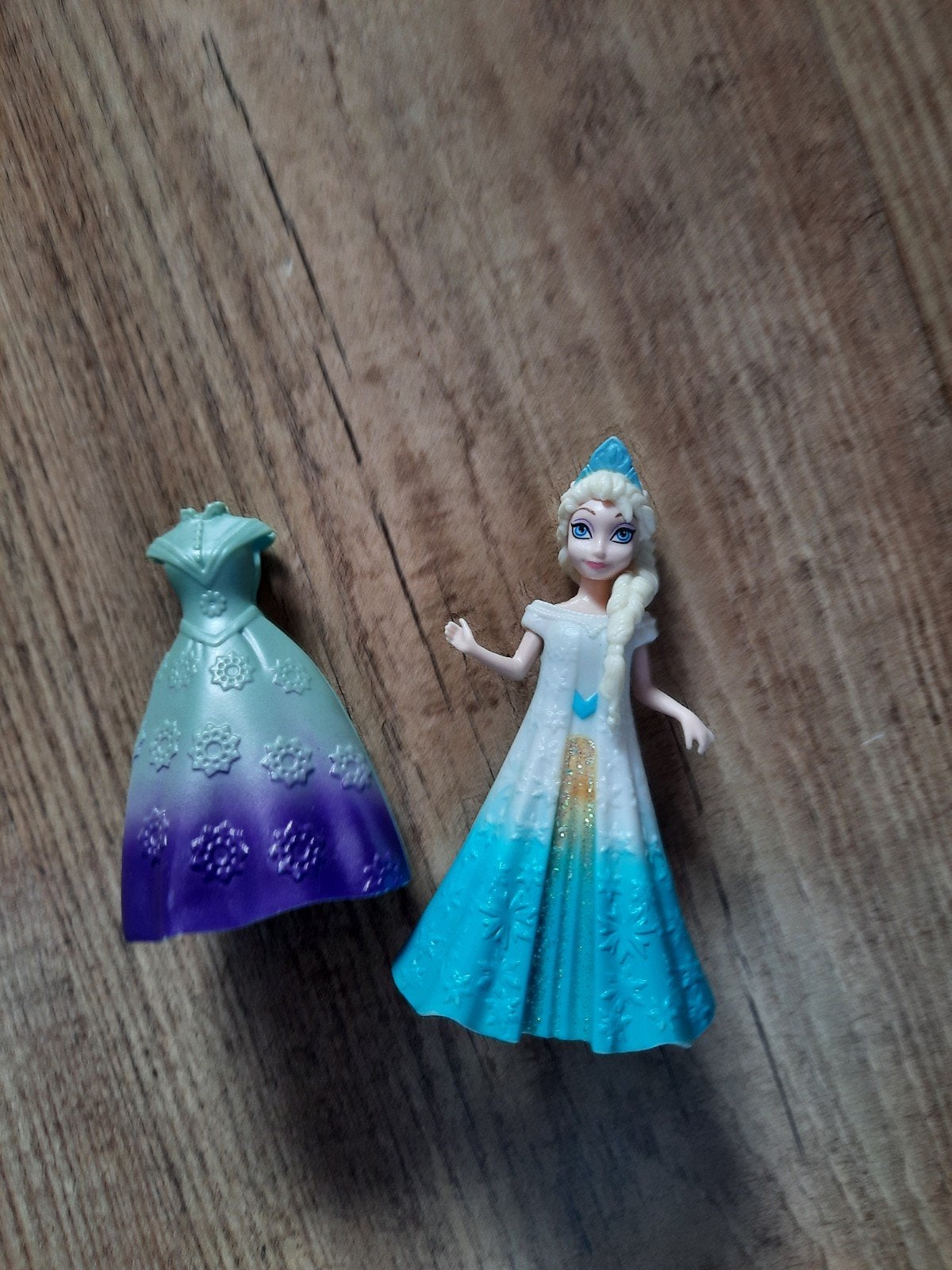 Elsa pop met extra jurk - Frozen, Kinderen en Baby's, Ophalen of Verzenden