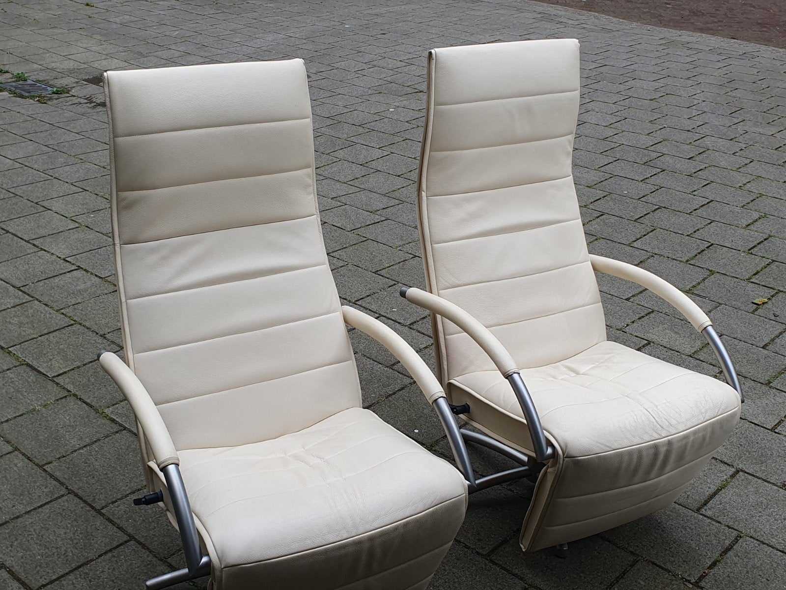 2 mensana jori design relaxfauteuils leer ecru crème, Huis en Inrichting, Fauteuils, Gebruikt, 75 tot 100 cm, Ophalen of Verzenden