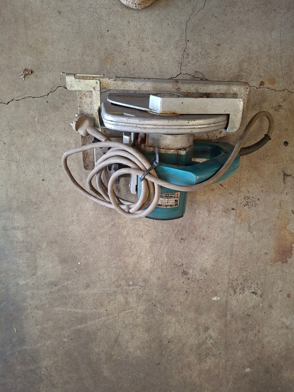 BLACK& DECKER CIRKELZAAG 1050 WATT, Ophalen, Gebruikt, Cirkelzaag, 600 tot 1200 watt