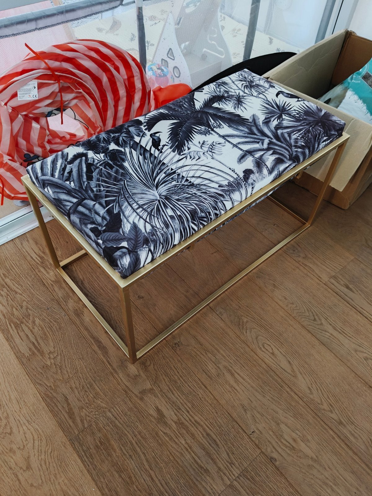 Gouden bankje met tropische print, Ophalen, Minder dan 50 cm, Tropisch, Modern, Luxe, Zo goed als nieuw