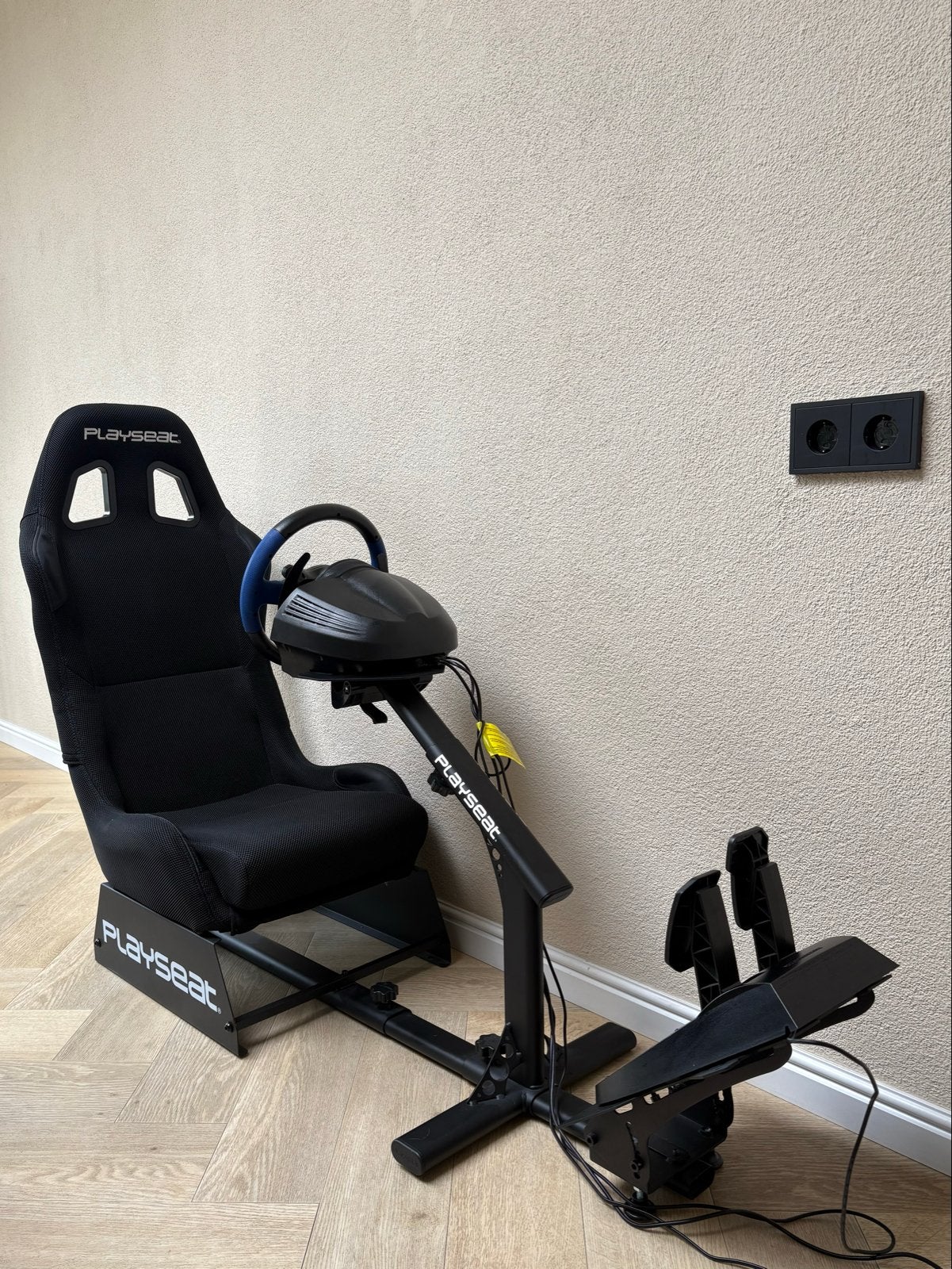 Playseat met Thrustmaster T150 force feedback racestuur, Ophalen, Overige merken, Gebruikt
