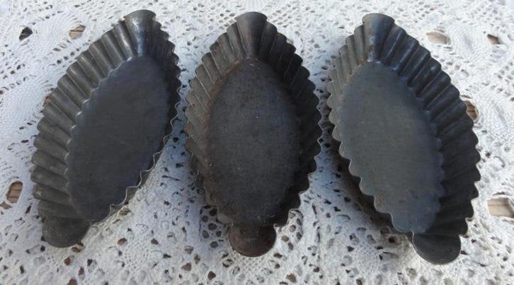 3 Verweerde Franse brocante schuitjes/ bakvormpjes, Antiek en Kunst, Ophalen of Verzenden