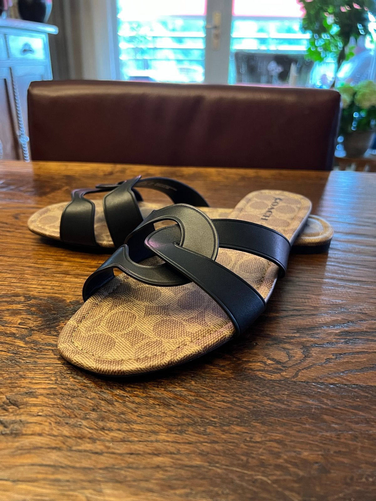 Nieuwe Coach Black Essie slippers - Maat 41,5, Kleding | Dames, Slippers, Zwart, Nieuw, Ophalen of Verzenden