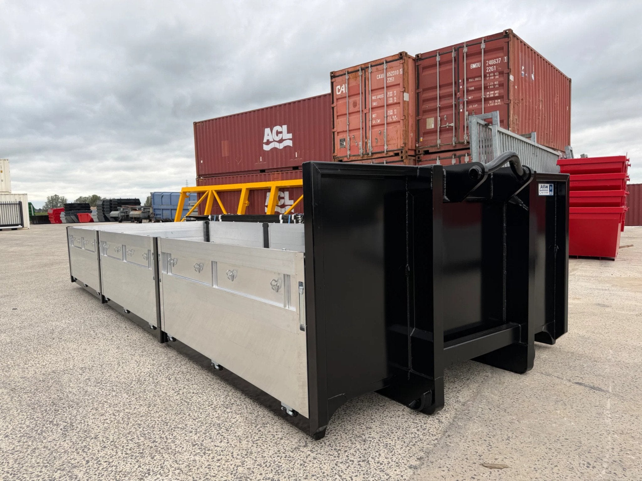 AluStahl 7meter aluminium kleppen container 2 stuks op voorr