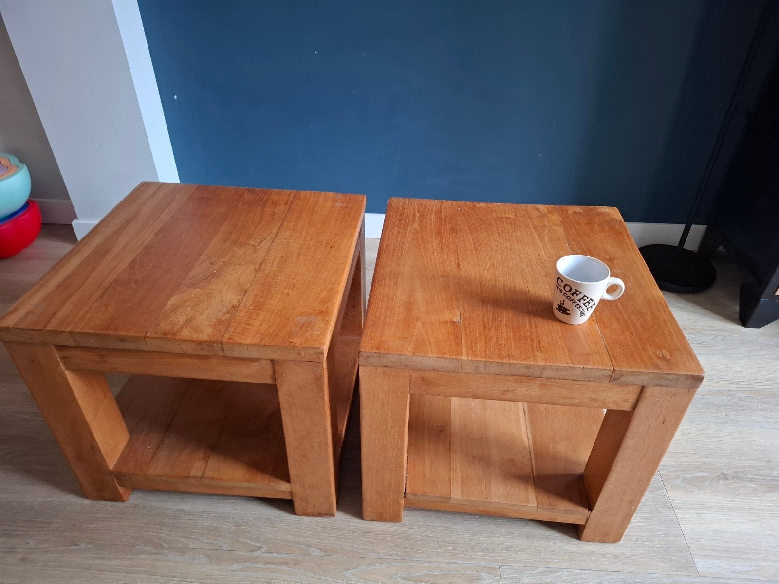 GRATIS OP TE HALEN. Set van twee teakhouten tafeltjes., Ophalen, Gebruikt, 50 tot 100 cm, 50 tot 100 cm