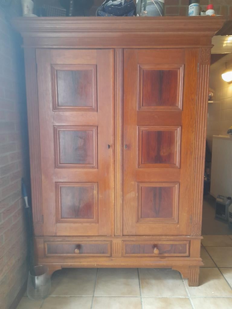 Kast 1.75 hoog . 1.20 breed. 0.40 diep GERESERVEERD...., Ophalen of Verzenden