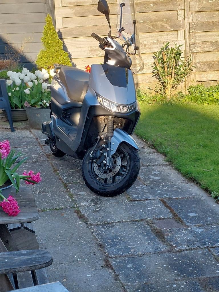 Yadea  Scooter T9L grijze 2024 - Schadevrij (excl accu.), Ophalen of Verzenden, Nieuw, Overige typen, Overige merken