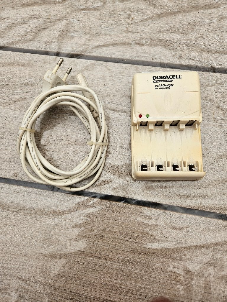 Duracell Quick Charger voor NIMH / NICD, Ophalen of Verzenden, Zo goed als nieuw, Overige schalen, Onderdeel