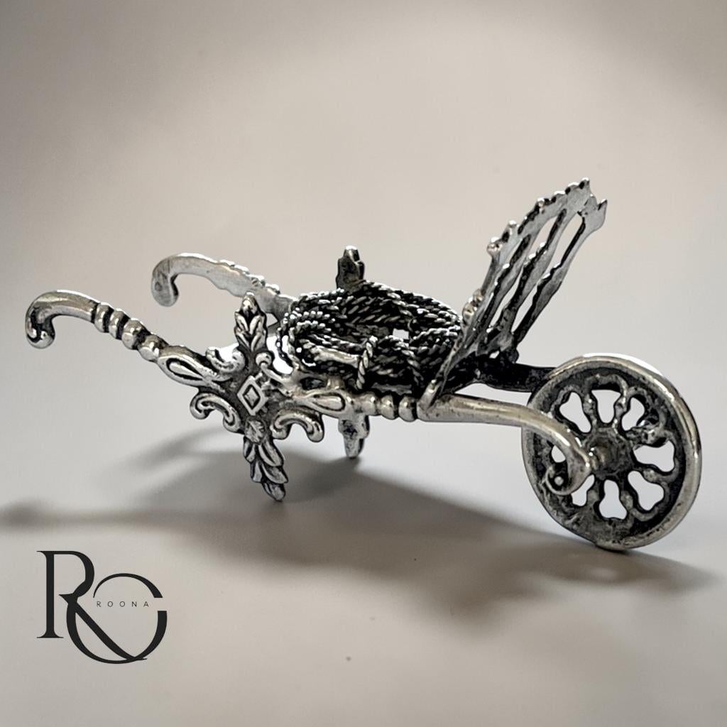 Antiek zilveren miniatuur kruiwagen – zwaardje 19e eeuw, Ophalen of Verzenden, Zilver