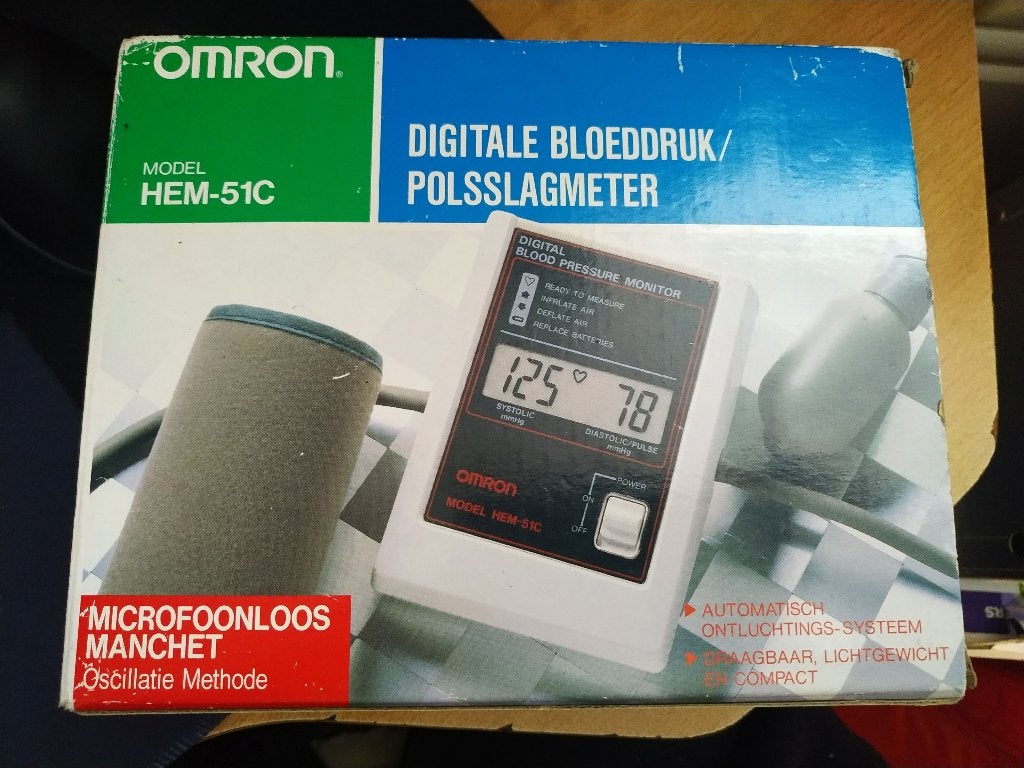 OMRON HEM-51C DIGITALE BLOEDDRUK POLSSLAGMETER, Ophalen of Verzenden, Zo goed als nieuw