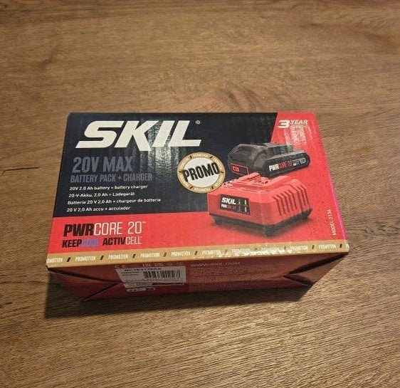 Skil accu + acculader set 20v, Nieuw