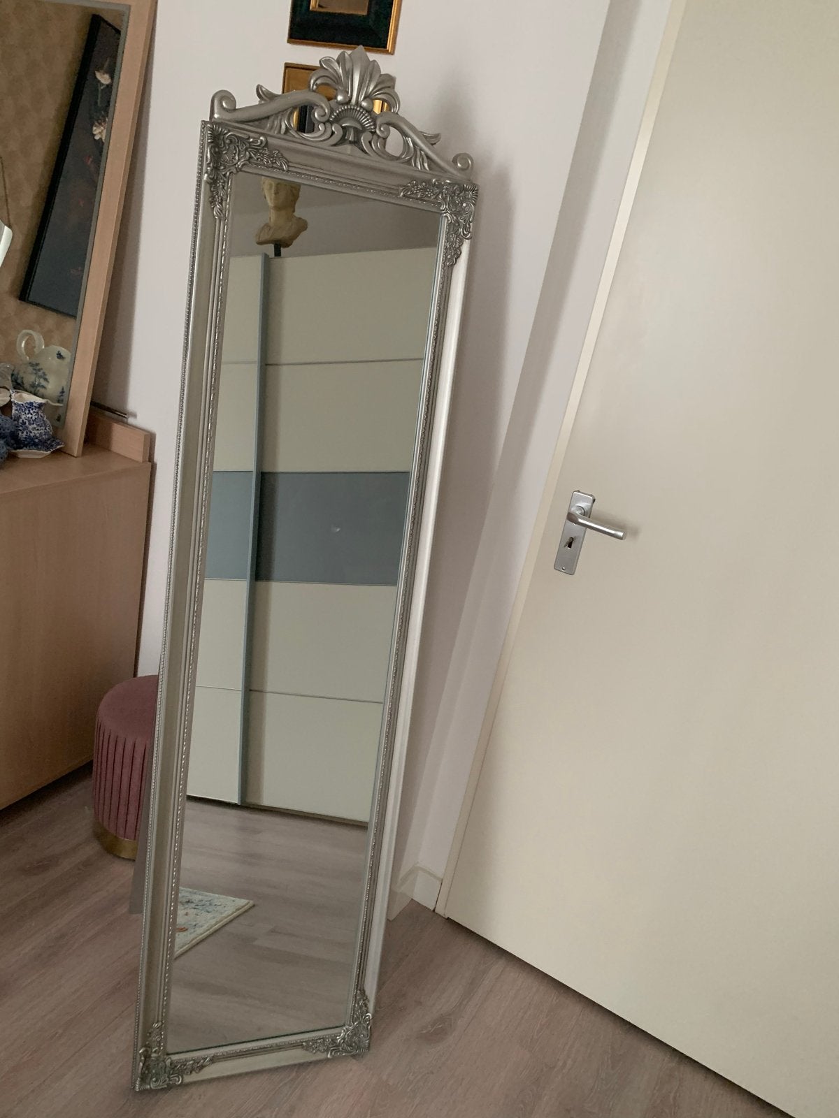 Grote zilverkleurige passpiegel met sierlijke lijst, Ophalen, Gebruikt, 200 cm of meer, Rechthoekig