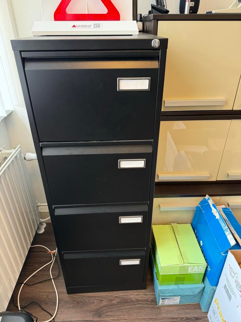 Zwart metalen archiefkast met 4 laden en slot, Ophalen, Minder dan 50 cm, 100 tot 150 cm, Zo goed als nieuw