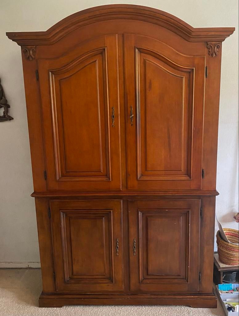 Brocante Grote Kast met Sloten en Sleutel - Twee Delen, Ophalen