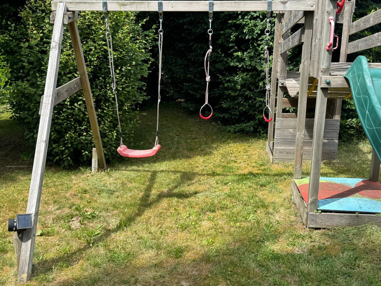 Wickey speelhuisje met schommels en rekstok (glijbaan defect, Kinderen en Baby's, Speelgoed | Buiten | Speeltoestellen, Ophalen