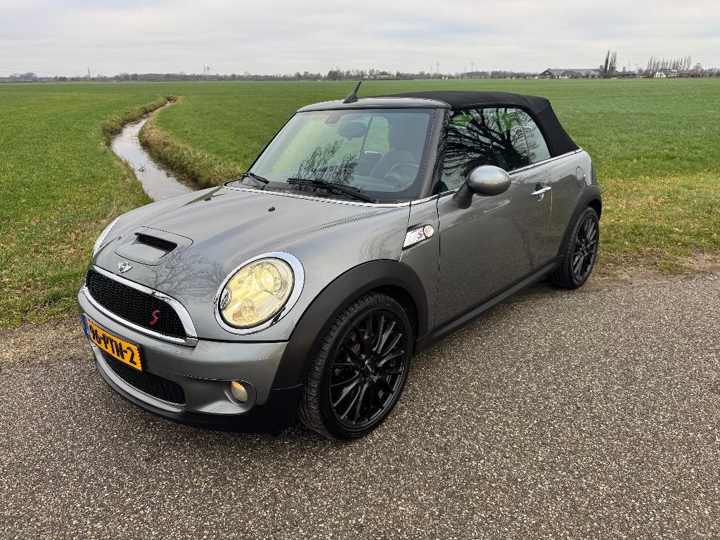 Mini Cooper S Cabrio met JCW pakket, Auto's, Voorwielaandrijving, Euro 5, 15 km/l, Zwart