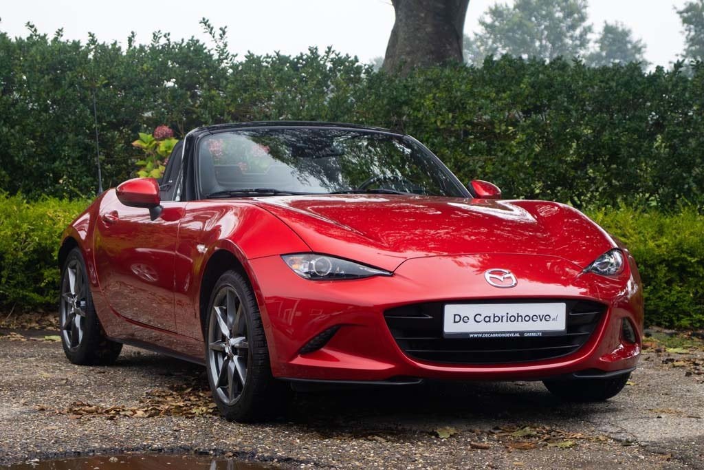Mazda MX-5 ND 2.0l SkyActiv-G 160 GT-M Soul Red Metallic, 1998 cc, Achterwielaandrijving, Gebruikt, Zwart