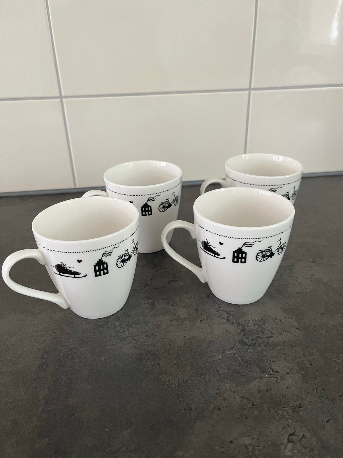 Set van 4 Dutch Floral mokken - origineel en vaatwasserbeste, Ophalen, Overige merken, Keramiek, Mok