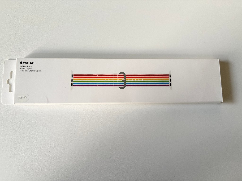 Apple Watch Pride Edition 2018 Woven Nylon 42/44/45/46/49mm, Ophalen of Verzenden, Zo goed als nieuw, Bandje, Zie tekst