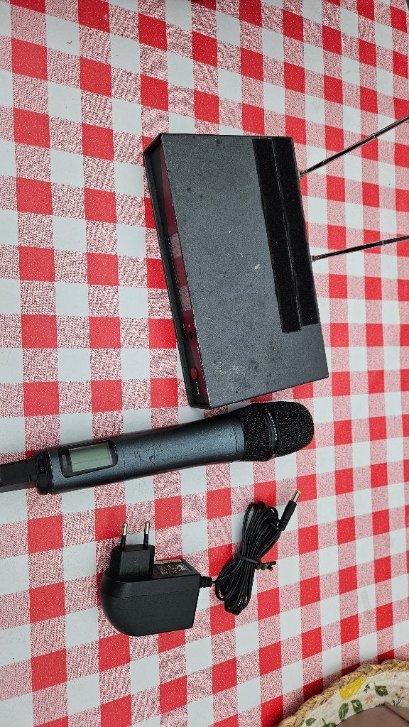 Draadloze Sennheiser EW 100 G2 en statief, Ophalen, Zo goed als nieuw, Zangmicrofoon, Draadloos