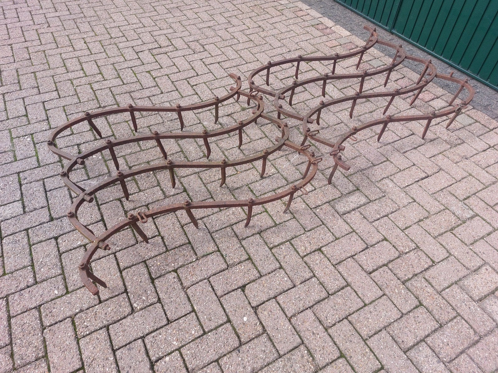 antieke gesmeed stalen landbouw eg, Ophalen
