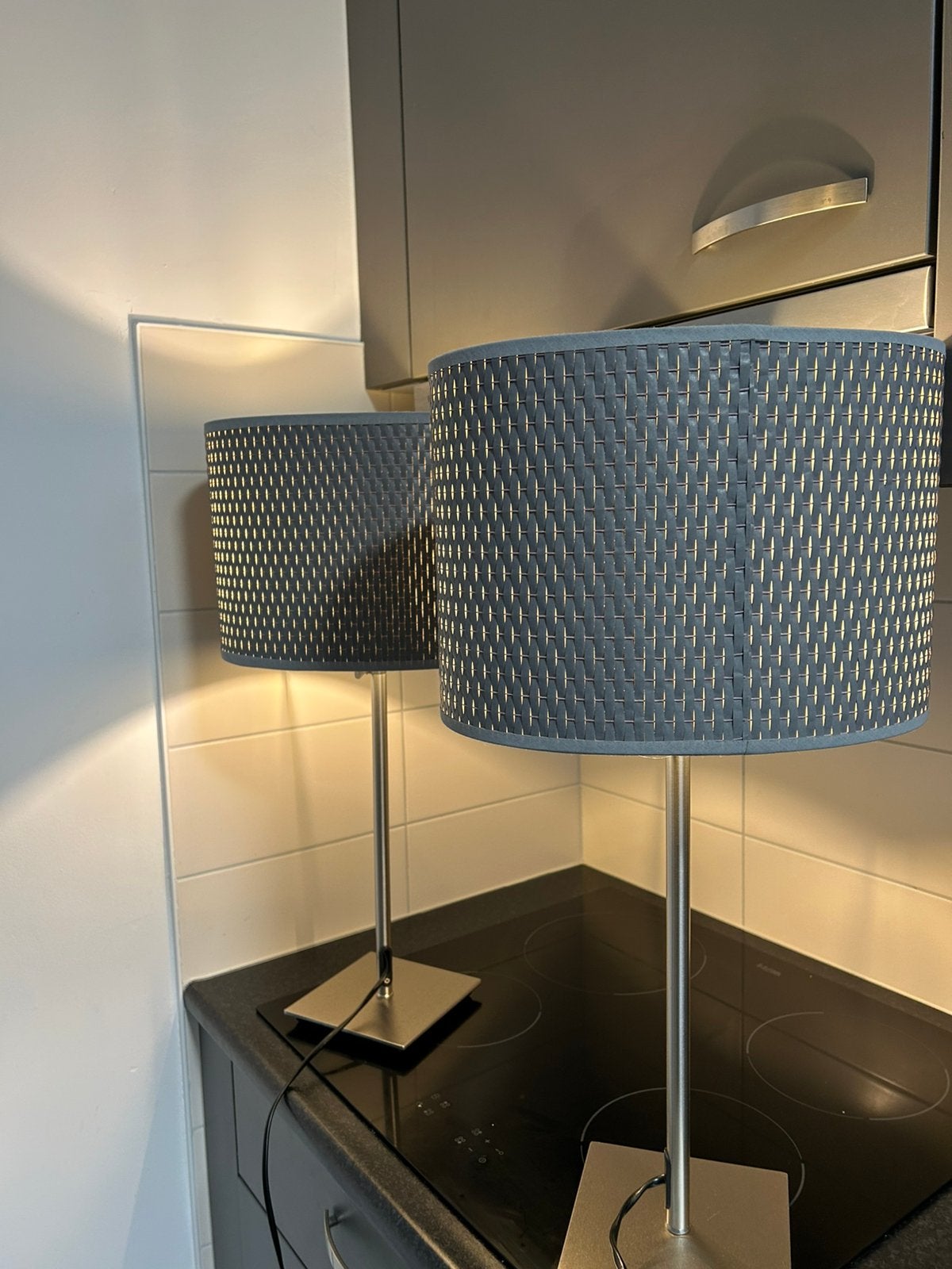 Grijze ikea alang tafellamp, Ophalen, Zo goed als nieuw, Rond