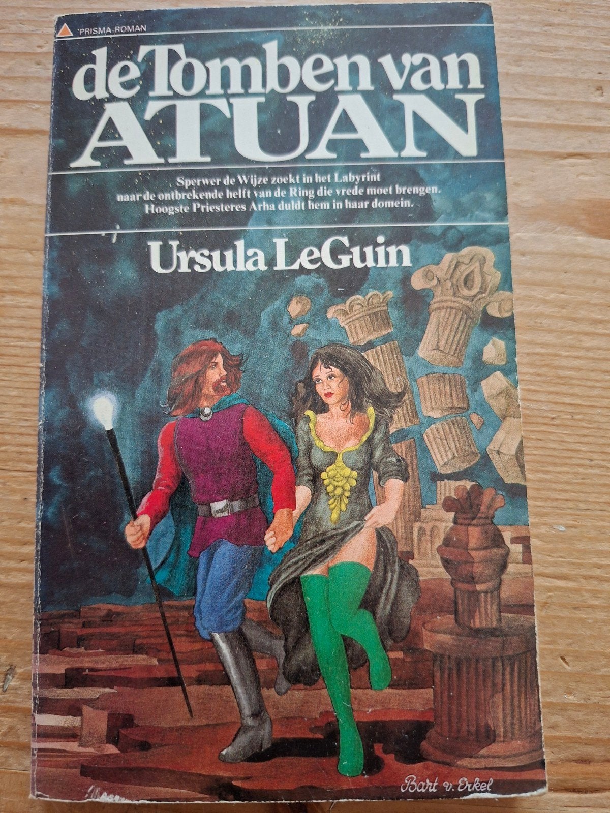 De Tomben van Atuan - Ursula Le Guin (Prisma Roman), Boeken, Ophalen of Verzenden