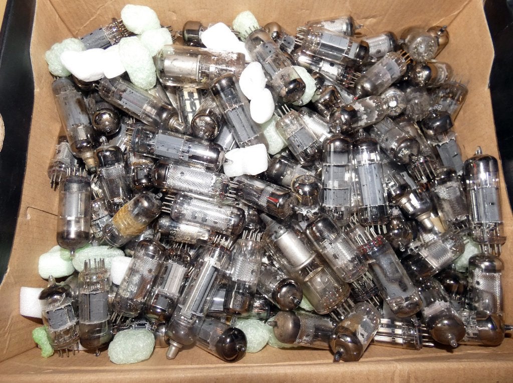2,5 kg radiobuizen zonder opdruk. ongeveer 180 stuks, Verzenden