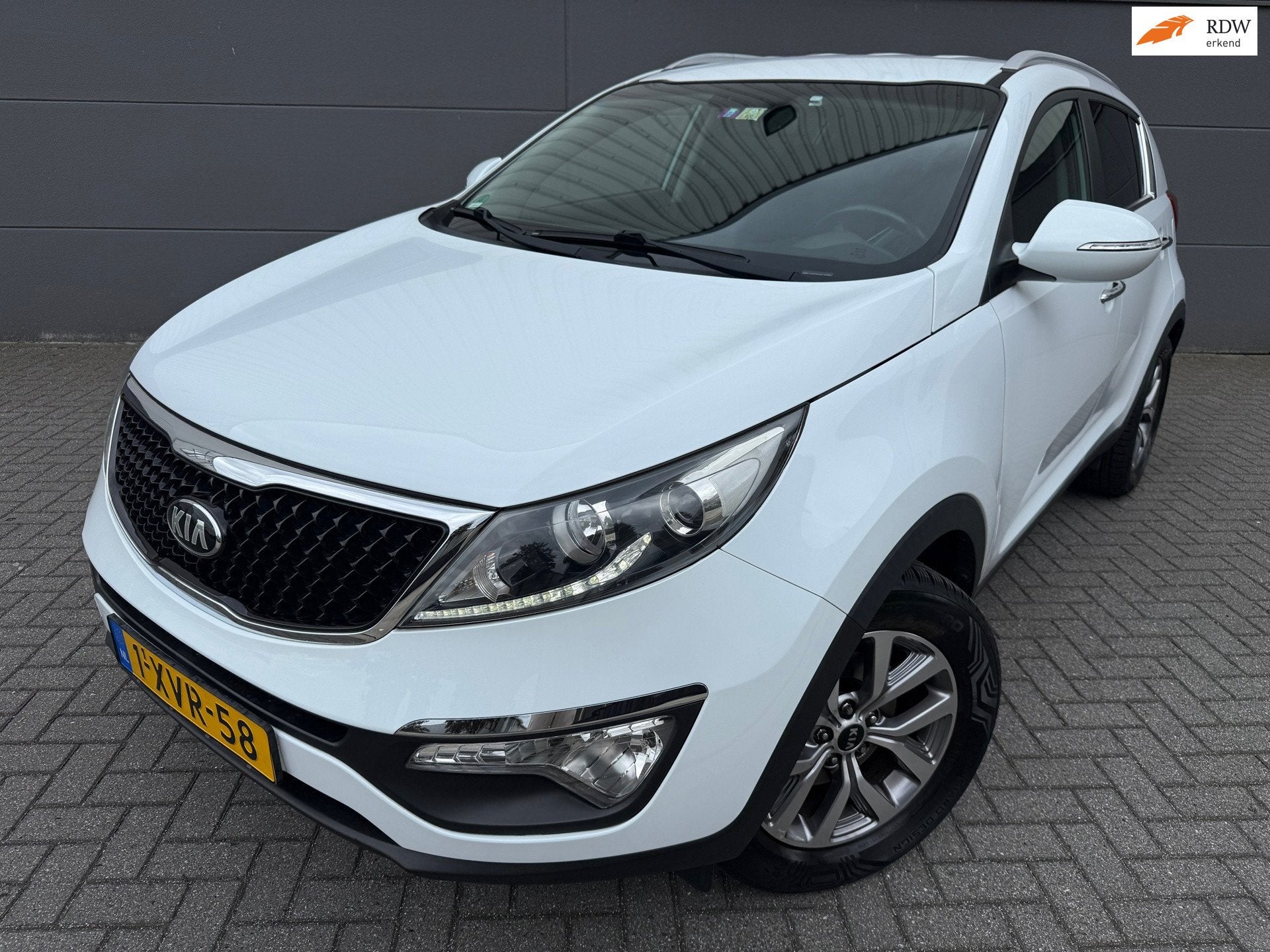 Kia Sportage 1.6 GDI BusinessLine*CRUISE*NAVI*CAMERA*VELGEN*, Voorwielaandrijving, Euro 5, 135 pk, 1591 cc