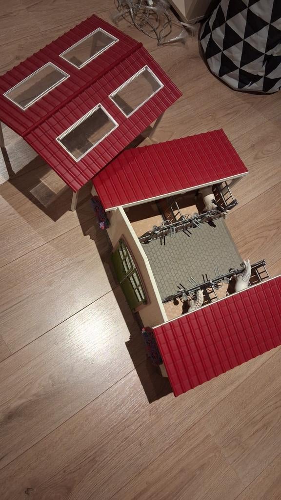 Schleich manege (MOET WEG), Ophalen, Zo goed als nieuw, Jongen of Meisje