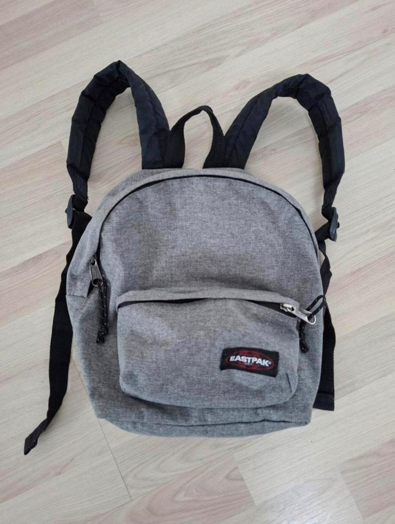 EastPack 10 liter grijs - Ideale rugzak voor school, Ophalen of Verzenden, Zo goed als nieuw, Eastpak