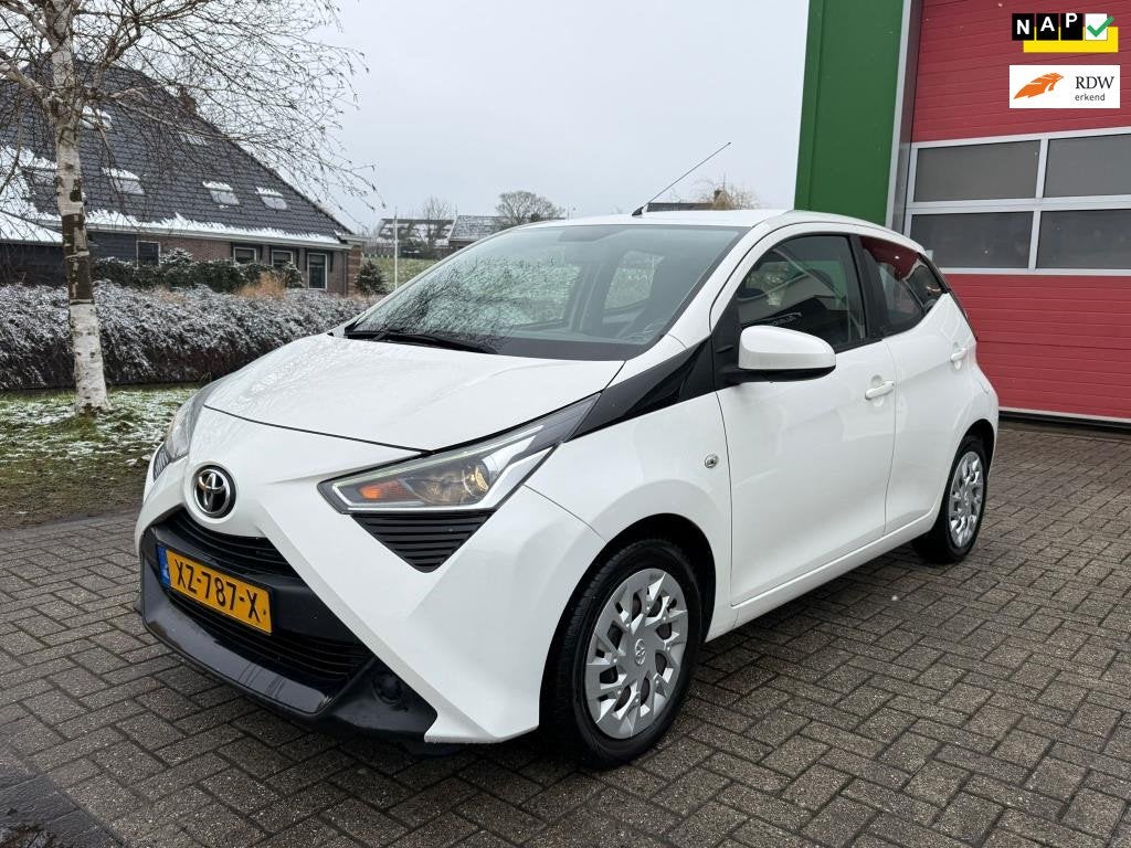 Toyota Aygo 1.0 VVT-i x-play FACELIFT, Auto's, Voorwielaandrijving, Stof, Gebruikt, Euro 6