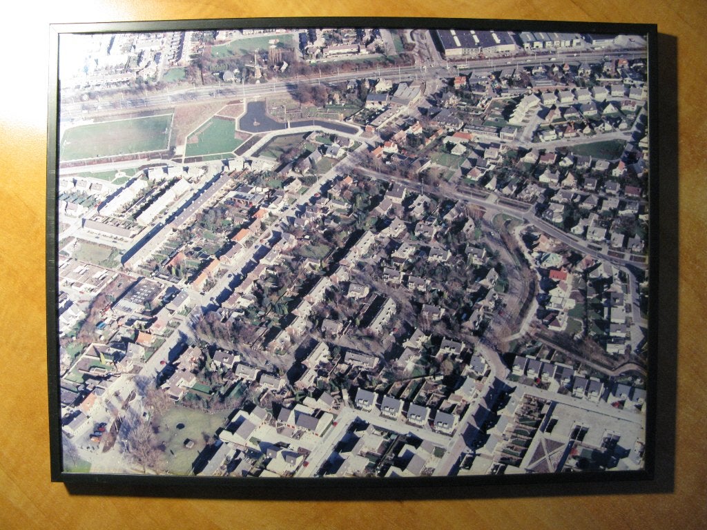 kleuren luchtfoto Acht, Woensel, gemeente Eindhoven ca. 1995, Verzamelen, Foto's en Prenten, 1980 tot heden, Foto, Ophalen of Verzenden